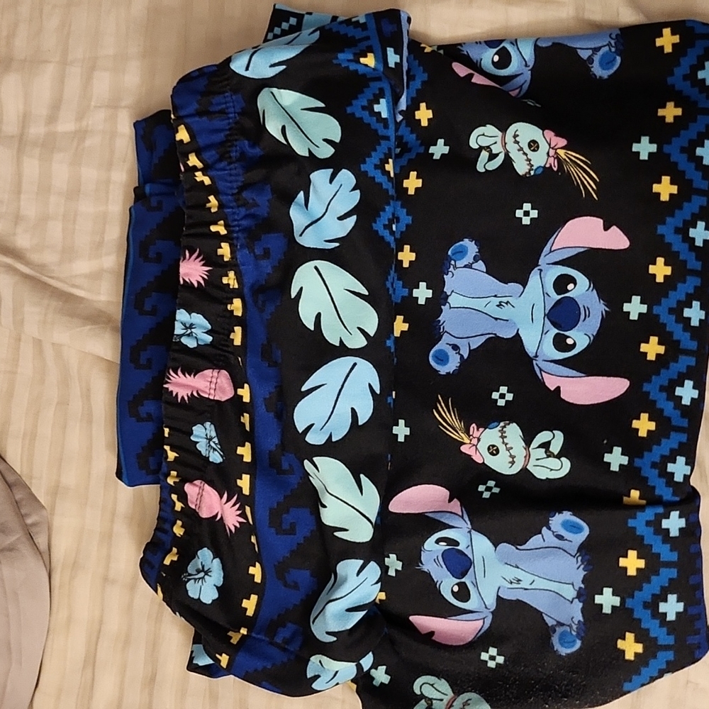 Disney Stitch leggins size 3